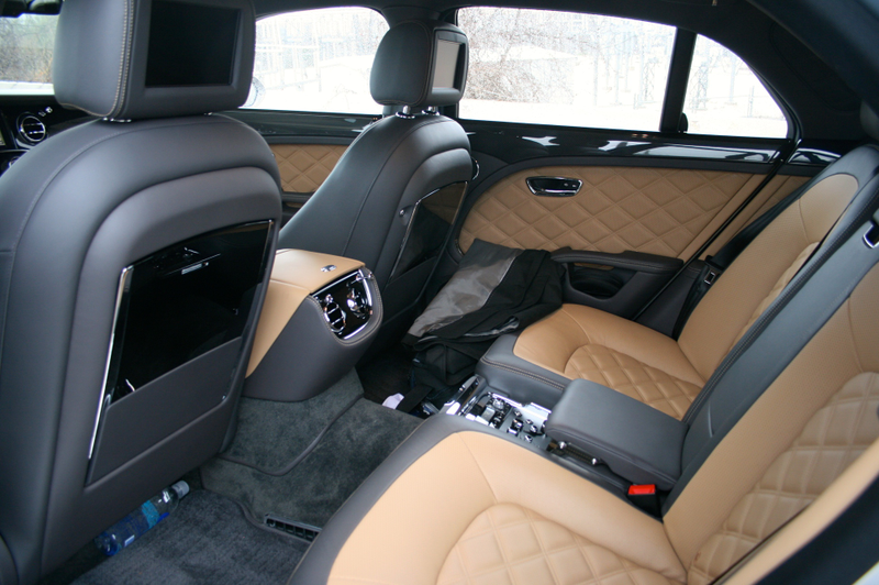Illustration for article titled Champagne, iPads And Torque: The Bonkers Toys On This $406,527 Bentley